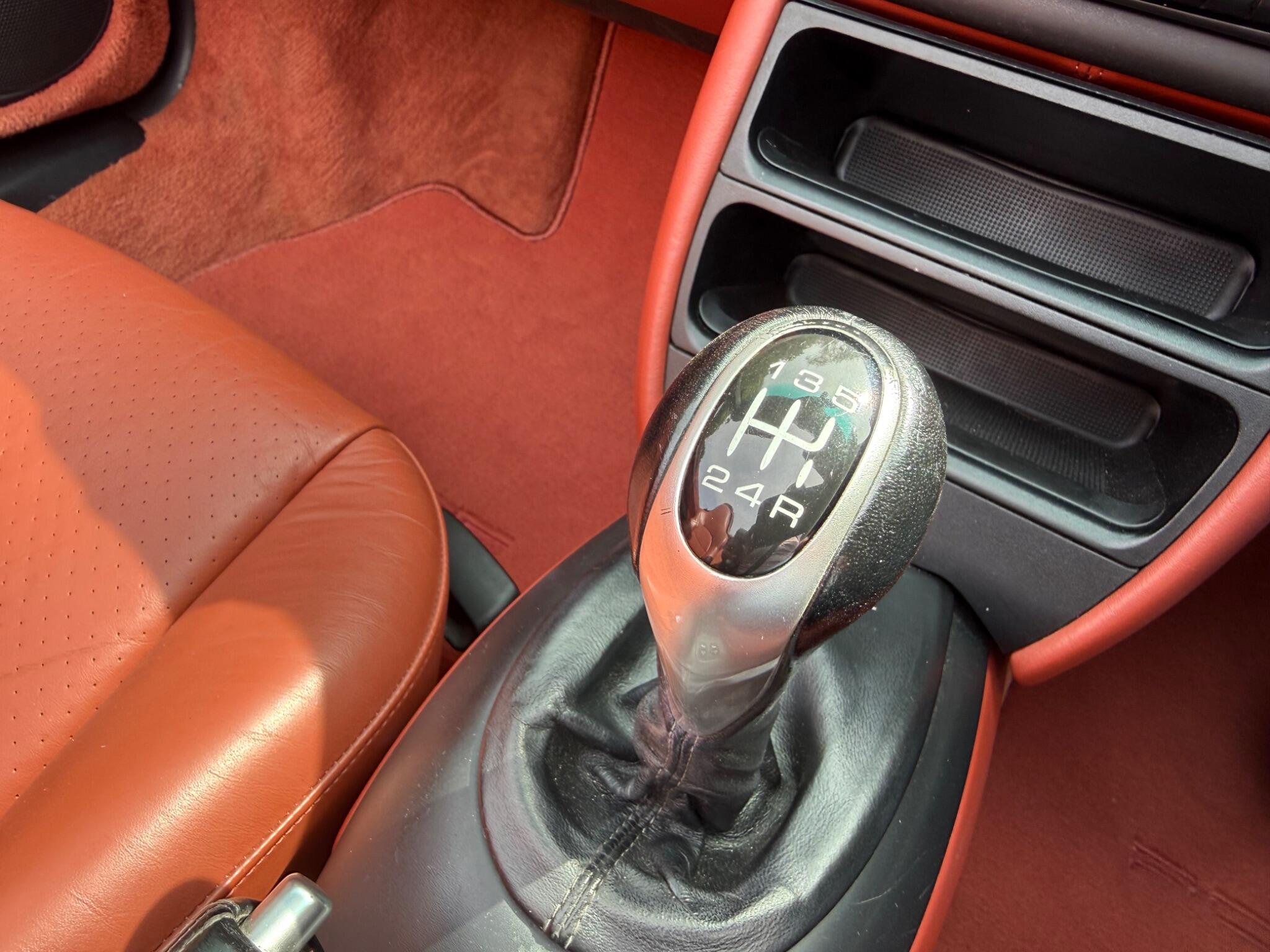 Porsche Boxster 2.7 986 2dr — photo 73 of 86
